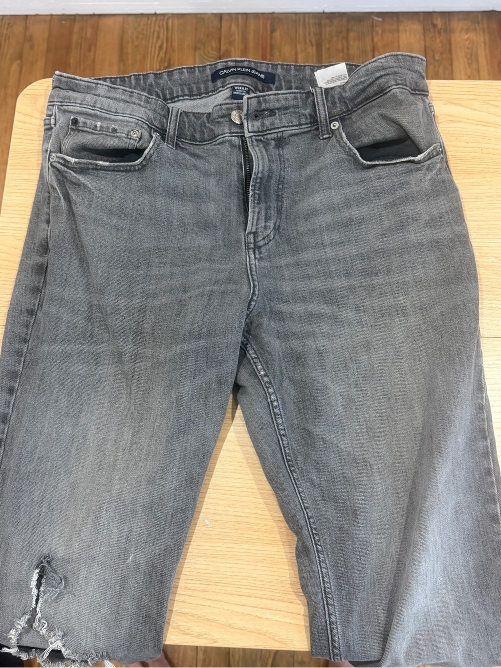 Calvin Klein Jeans Men’s Gray Slim Denim Jeans
